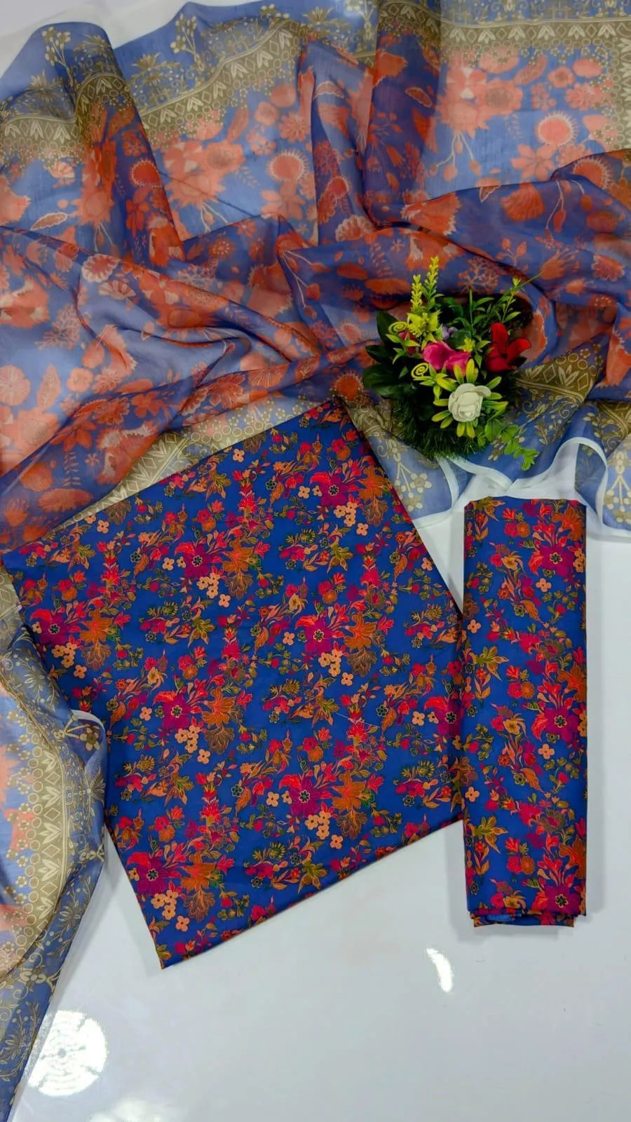 Premium Digital Printed Lawn 3-Piece Suit - Royal Blue